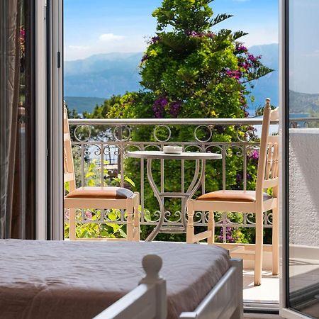 Alexandros B Hotel Nikiana Exterior photo