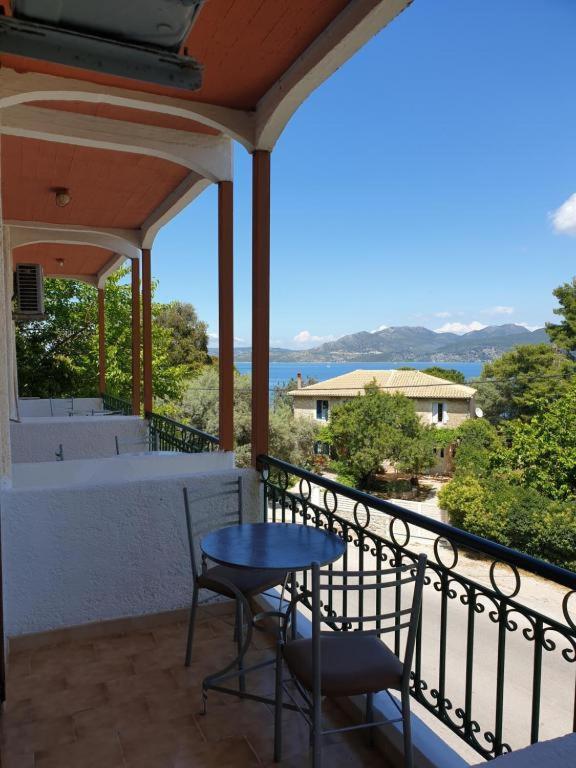 Alexandros B Hotel Nikiana Exterior photo