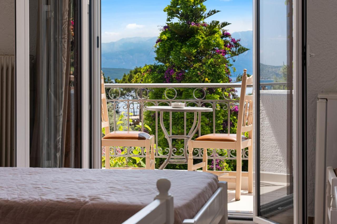 Alexandros B Hotel Nikiana Exterior photo