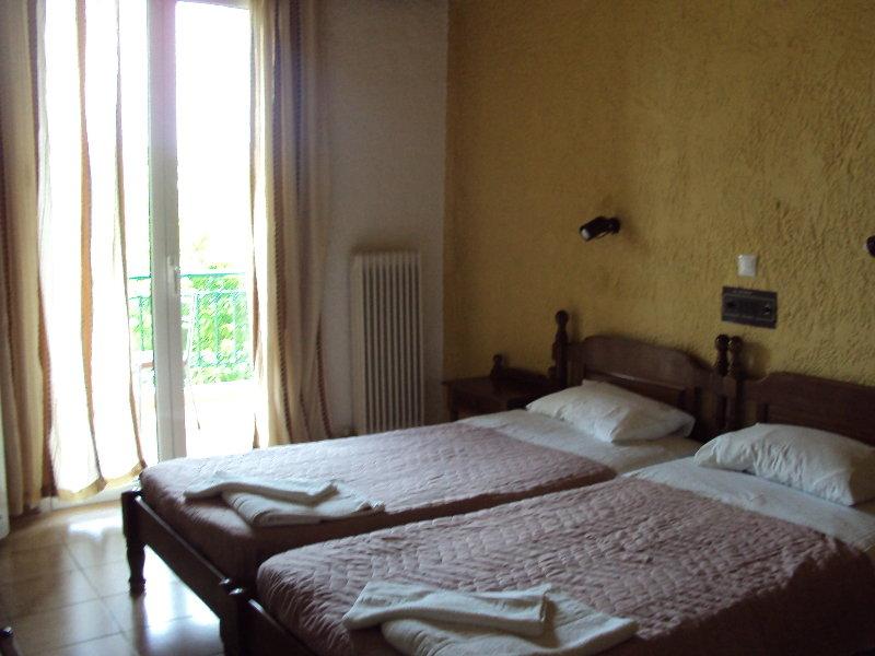 Alexandros B Hotel Nikiana Exterior photo