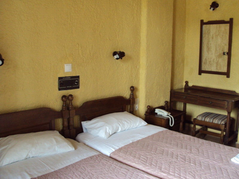 Alexandros B Hotel Nikiana Exterior photo